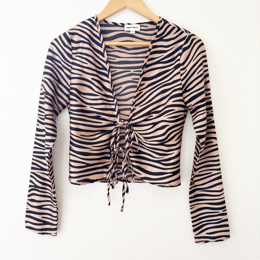 REVOLVE Superdown Tiger Print Tie Front‎ Top Size XS - Picture 2 of 10